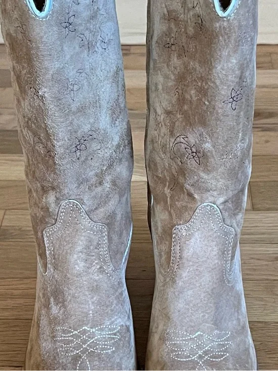 Vintage 70's Women's 11 Wolverine Boho Flower Design Suede Leather Cowboy Boots - Picture 15 of 16